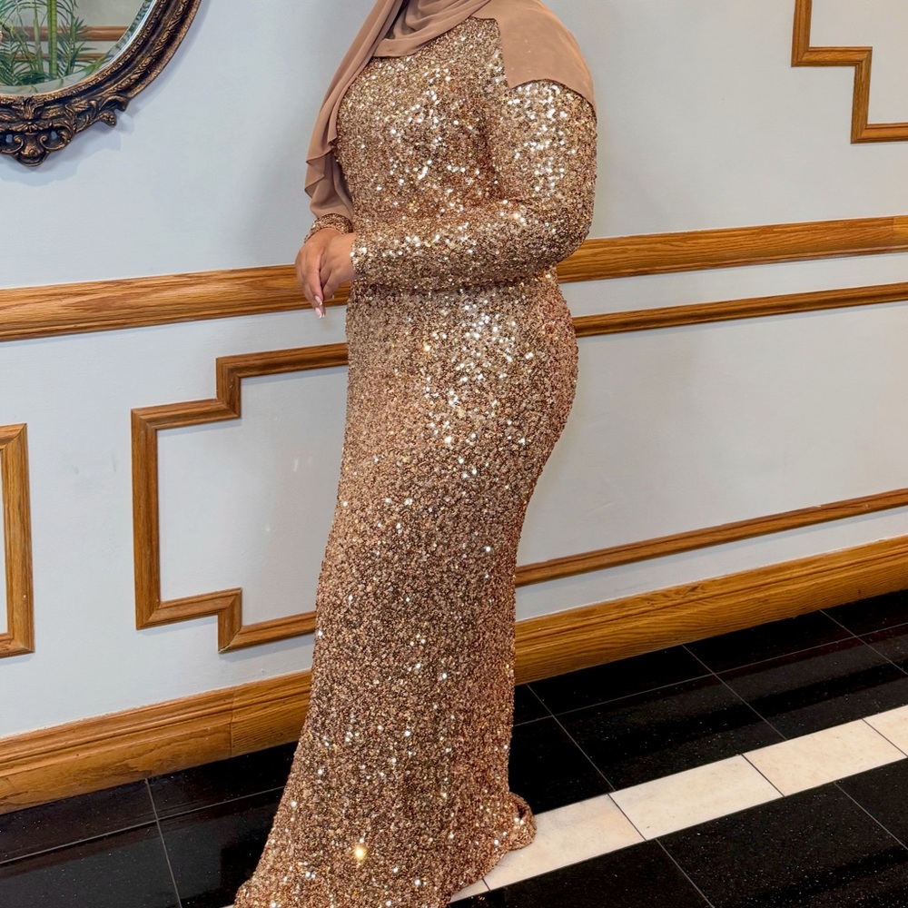 Sparkling Gold Sequin Long Sleeve Dress